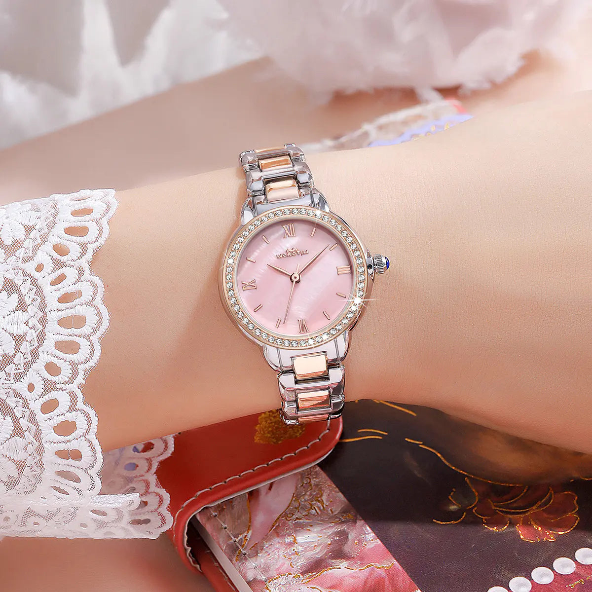 Women Quartz Watch – Lightweight Design with Slim Case